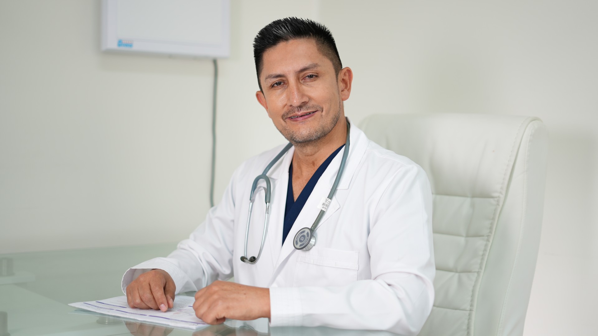 Dr. Javier Castro